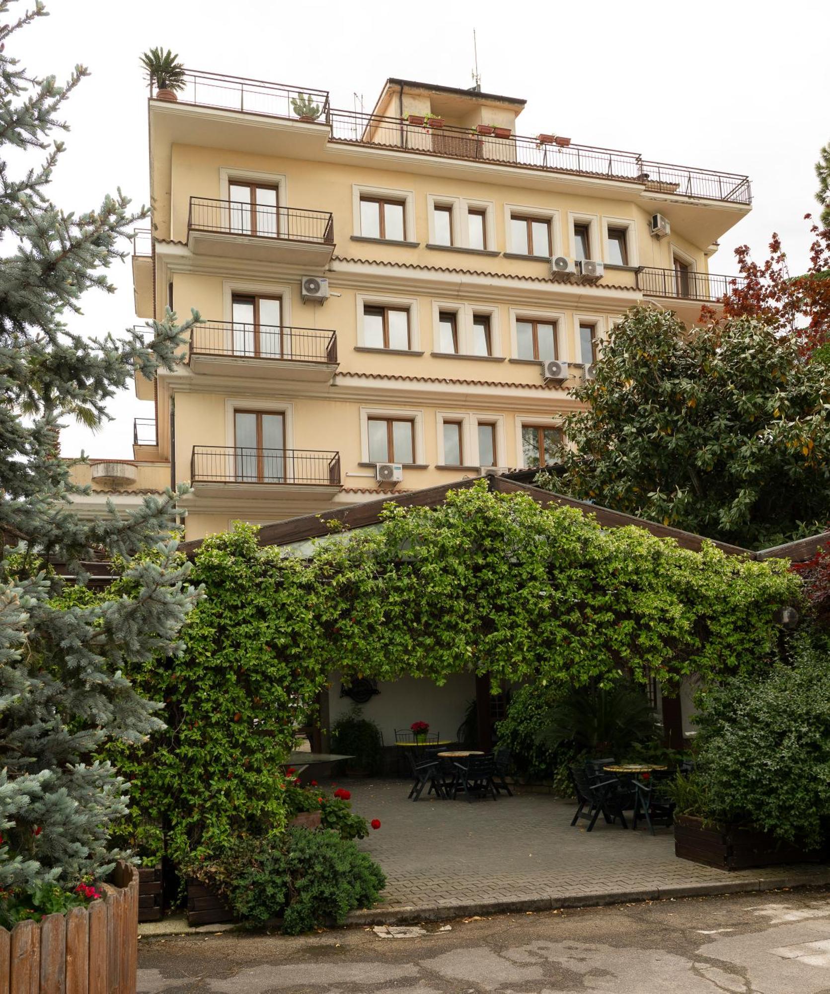 Hotel La Rotonda Cepagatti Exterior photo