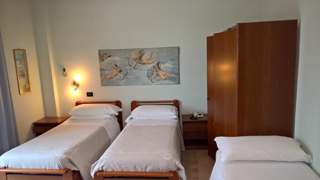 Hotel La Rotonda Cepagatti Exterior photo